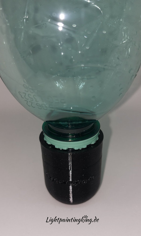 Ligthpainting Adapter von Ryus Taschenlampe auf PET Flaschen Gewinde